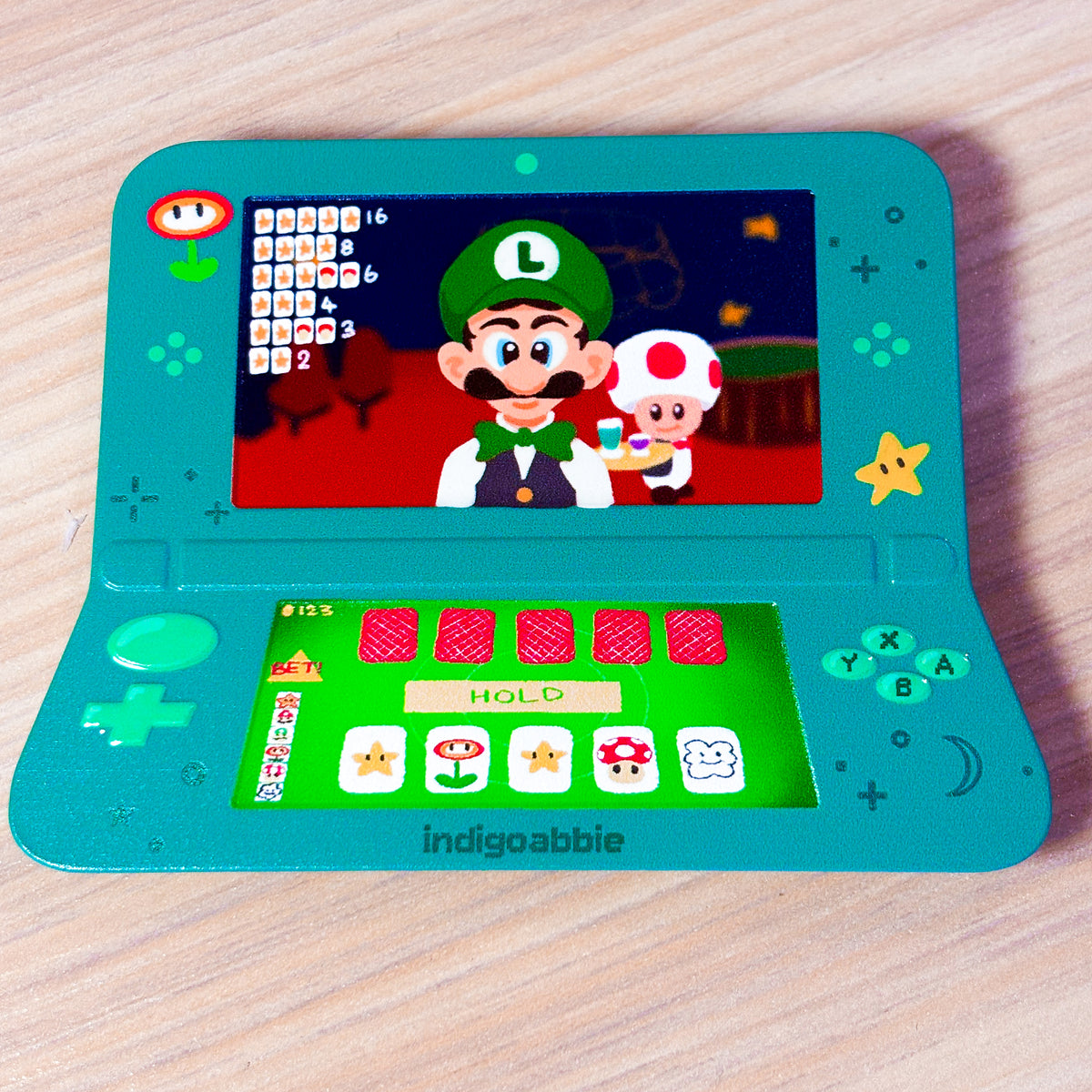 luigi picture poker ds tinplate pin badge